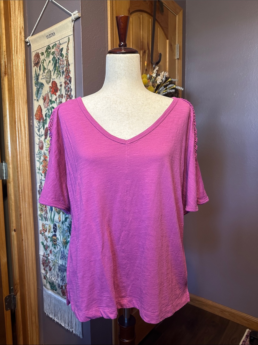 Sonoma V-Neck Short Sleeve Top in Bright Pinkish-Purple